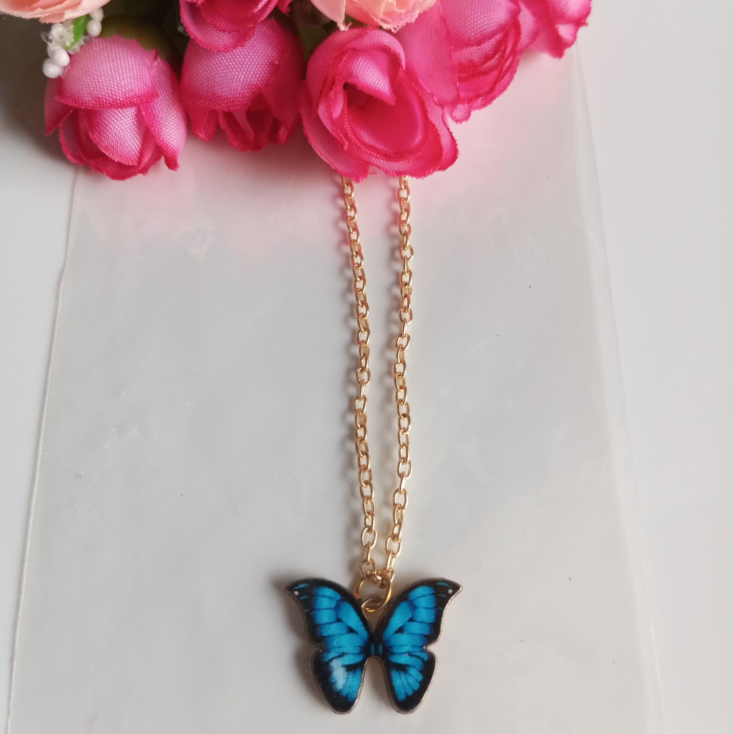 4 Chains with Pendant