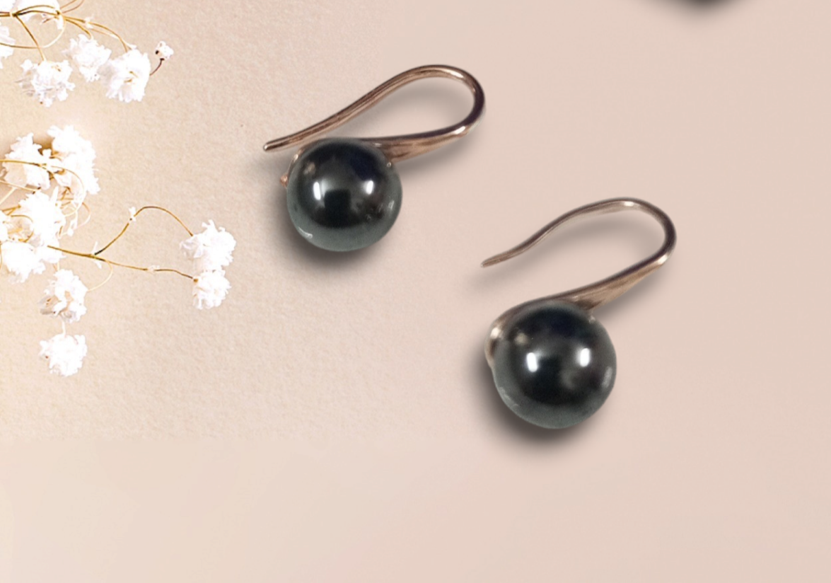 Small Pearl drop Earrings