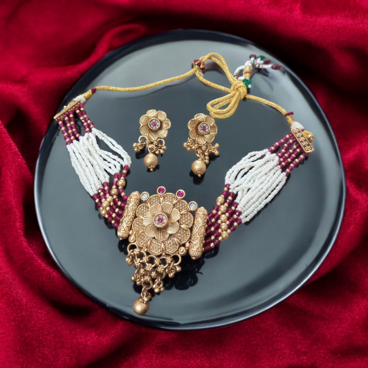 Vahini Choker Necklace Set