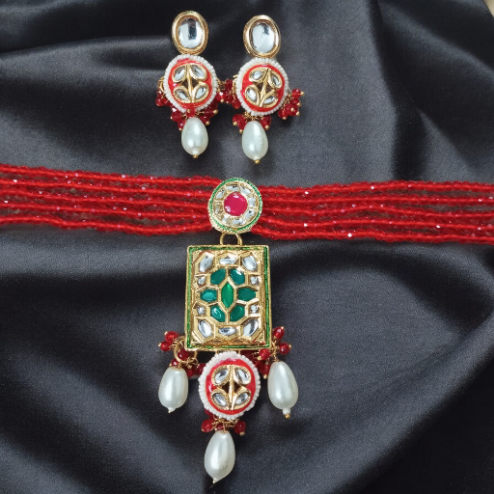 Maahini Choker Necklace Set