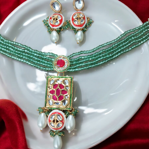 Maahini Choker Necklace Set