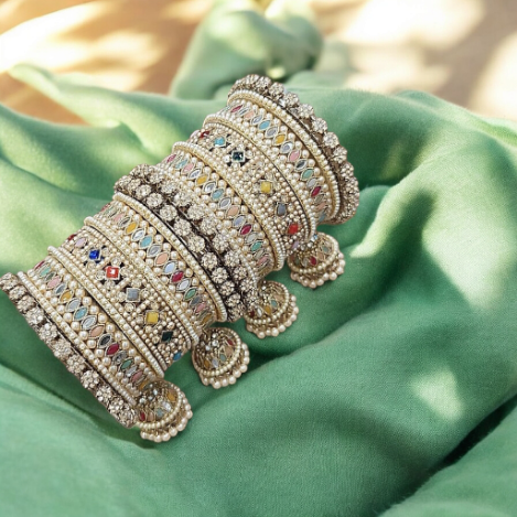 Shavaraa Multicolor Bangles Set