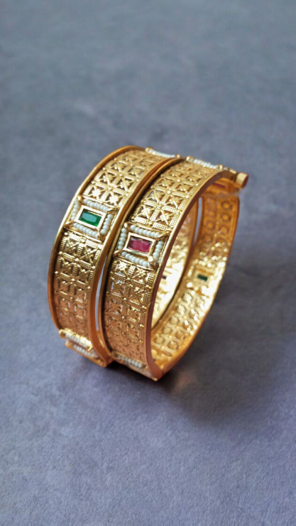 Antique Gold Tarasi Bangles