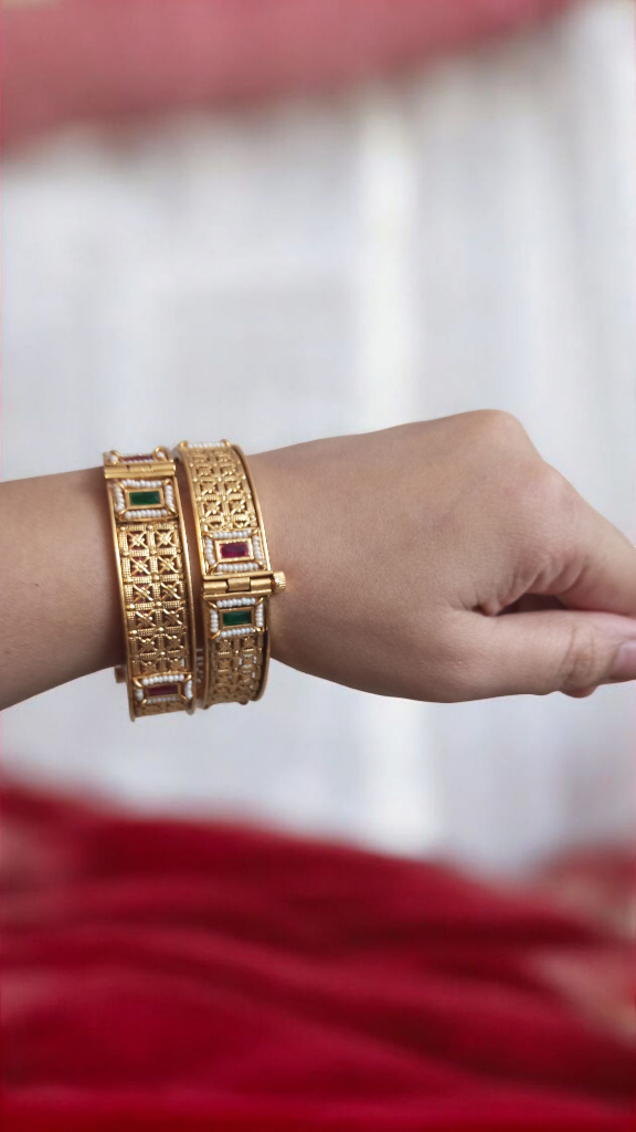 Antique Gold Tarasi Bangles