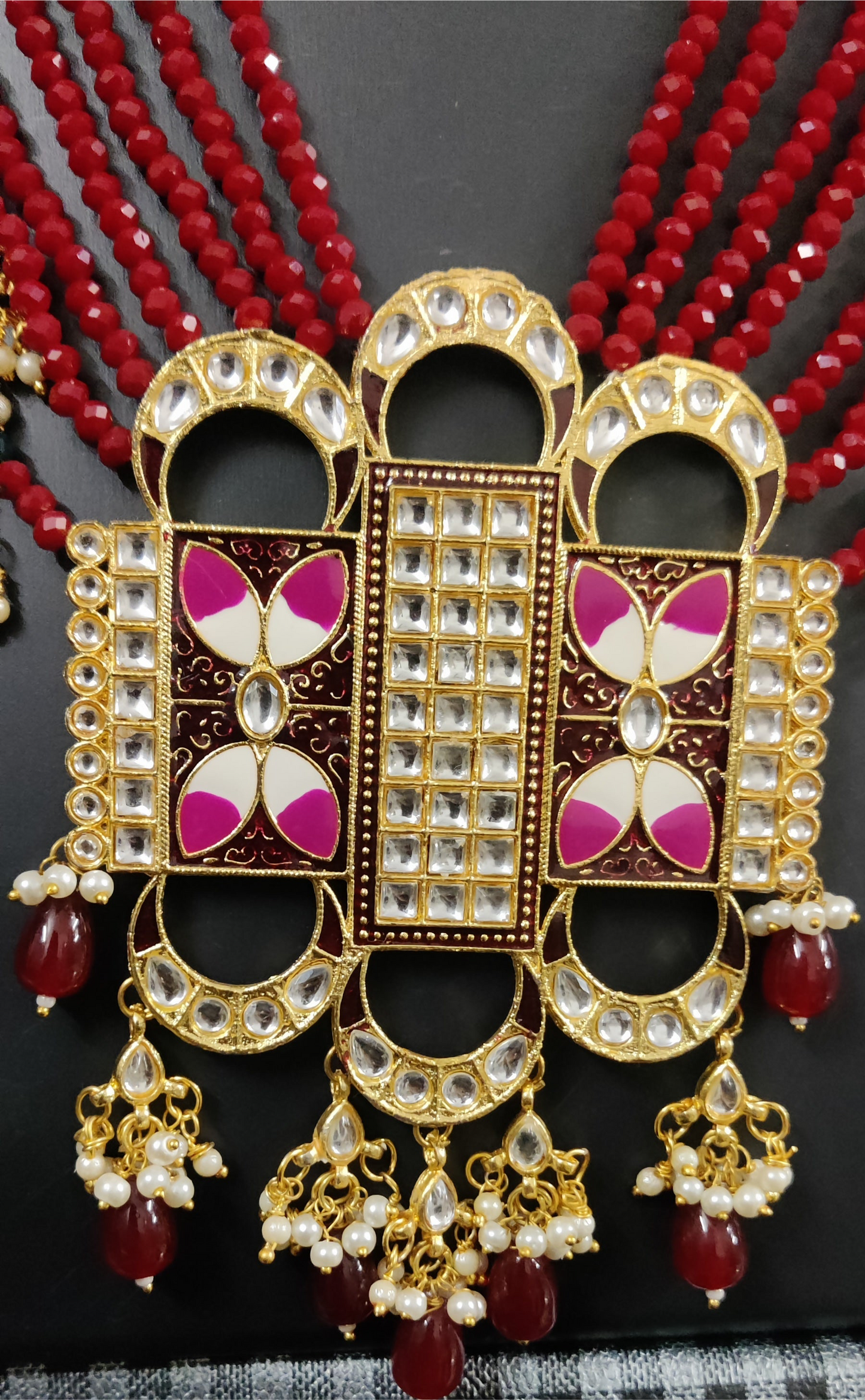 Aavita Red Necklace Set