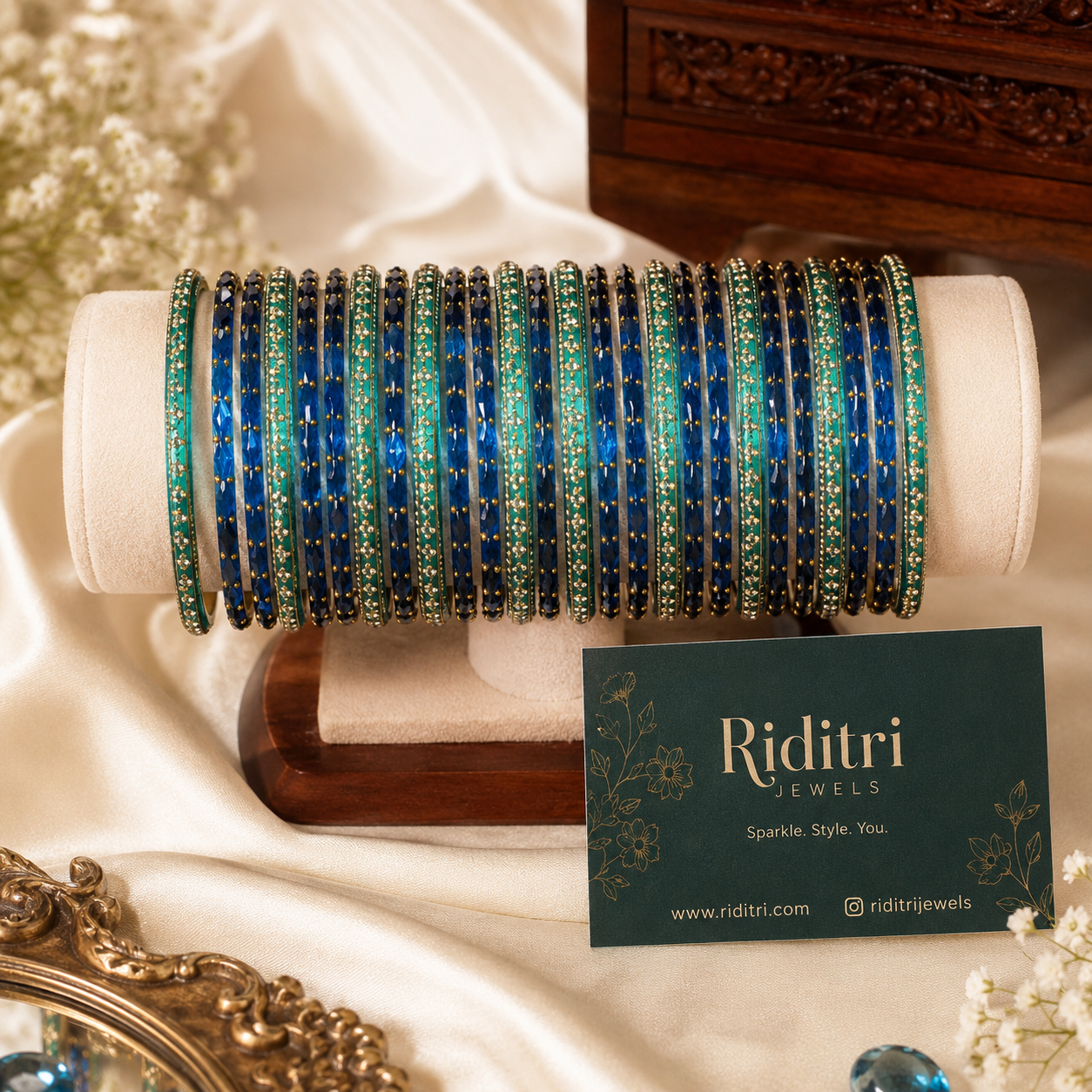 Viral Blue Raindrop Glass Bangles Set