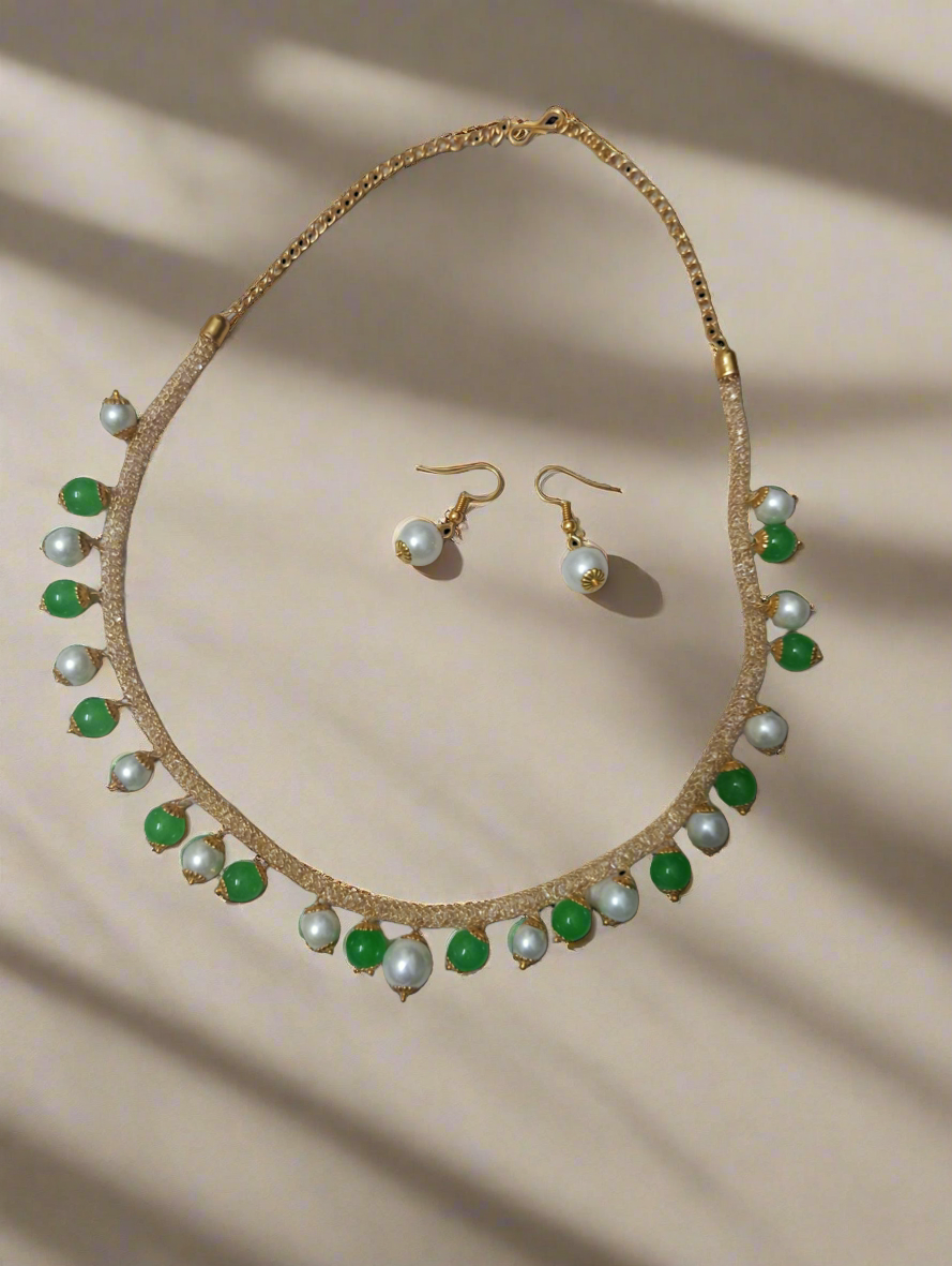 Fashion Necklace with Earrings v32