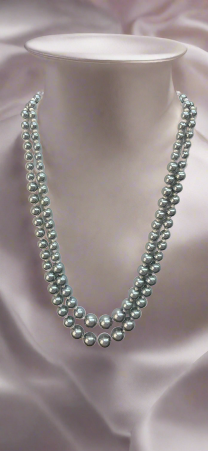 Grey Aanvi Shell Pearl Necklace