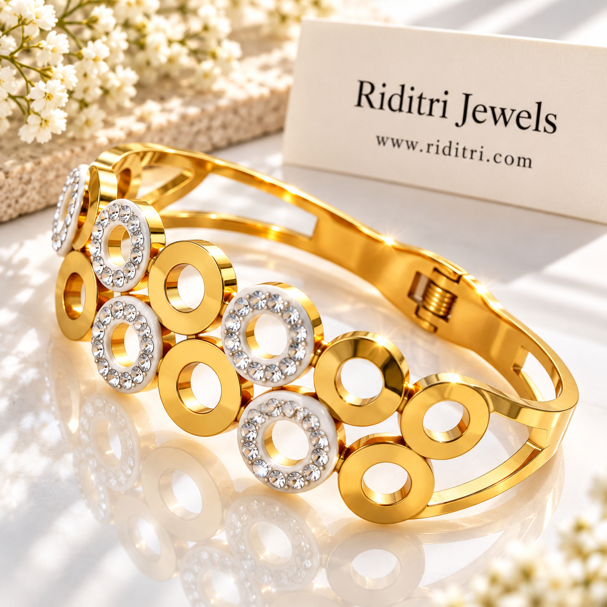 Two-tone Aura Halo openable bracelet with gold and silver-toned circles