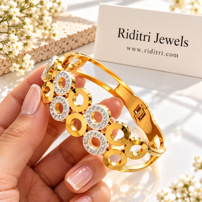 Aura Halo circle bracelet with CZ-set rings in waterproof stainless steel
