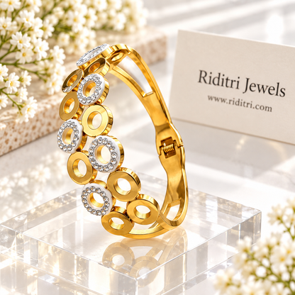 Aura Halo CZ circle bracelet by Riditri Jewels showing side hinge