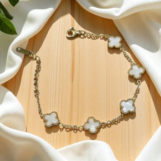 Anti Tarnish Viral Clover Bracelet