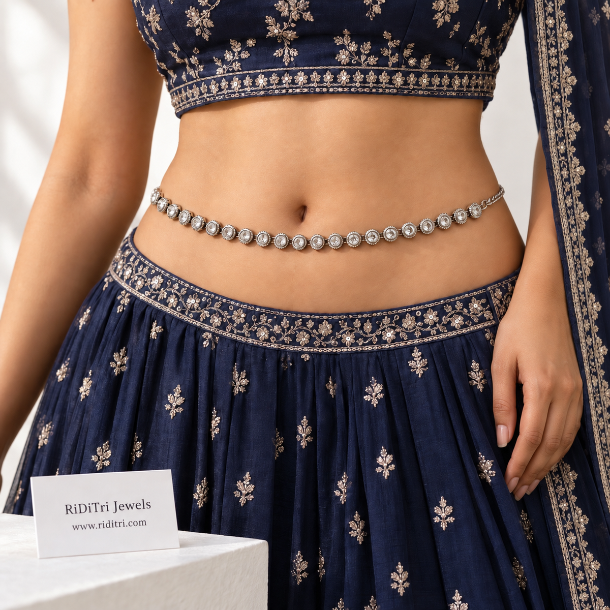 Adjustable silver-toned kamarbandh with sparkling clear stones for Navratri, weddings and festive wear, view 3