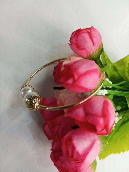 Golden Adjustable Bracelet with Pearls
