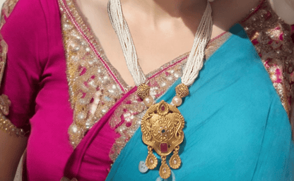 Vamri Necklace Set