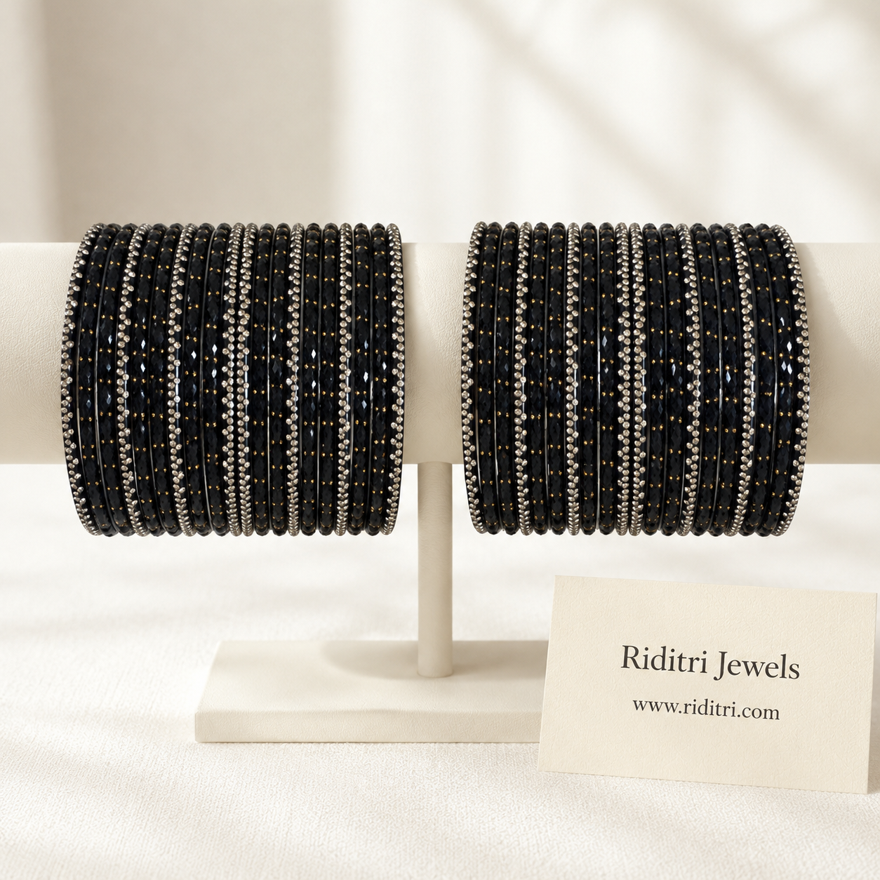 Black Glimmery Glass Bangles Set