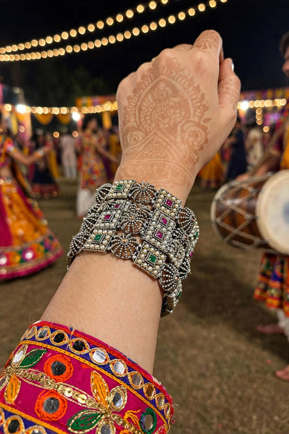 Vishika Oxidized Bangles Set