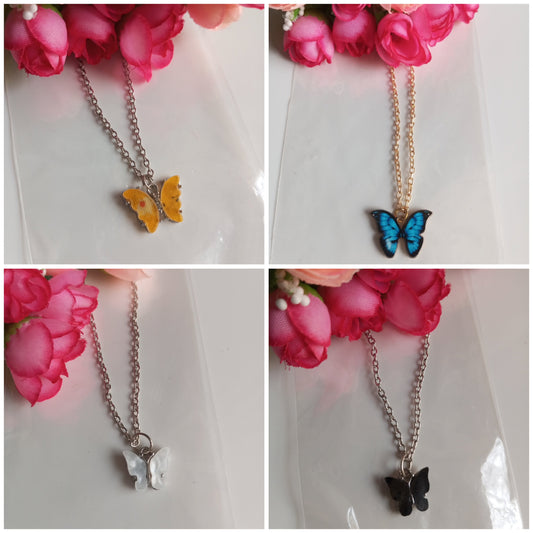 4 Chains with Pendant