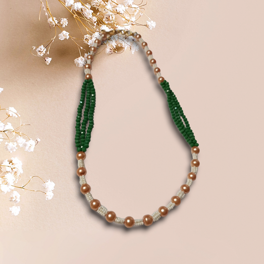 Beautiful Saga Green Necklace
