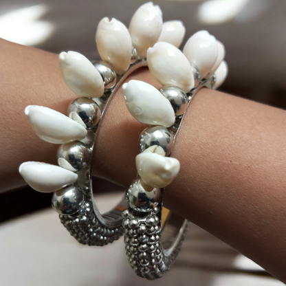 Shell Silver 4 Bangles Set