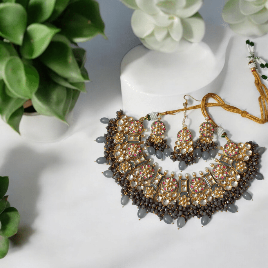 Vidisha Gray Necklace Set