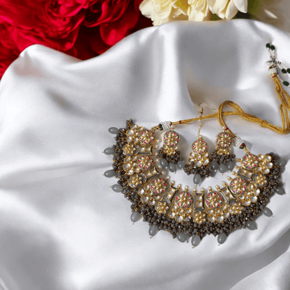 Vidisha Gray Necklace Set