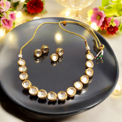 Kundan Aria Necklace Set