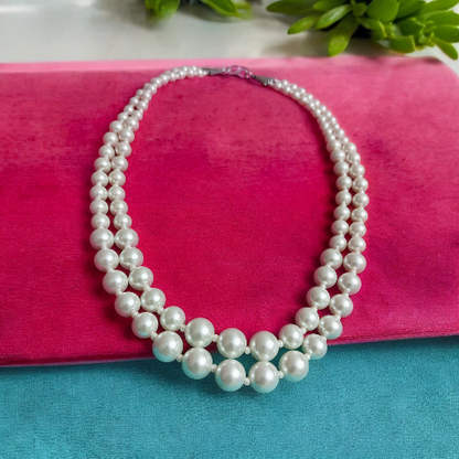 White Aanvi Shell Pearl Necklace