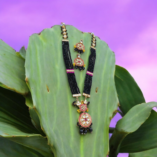 Savara Necklace Set