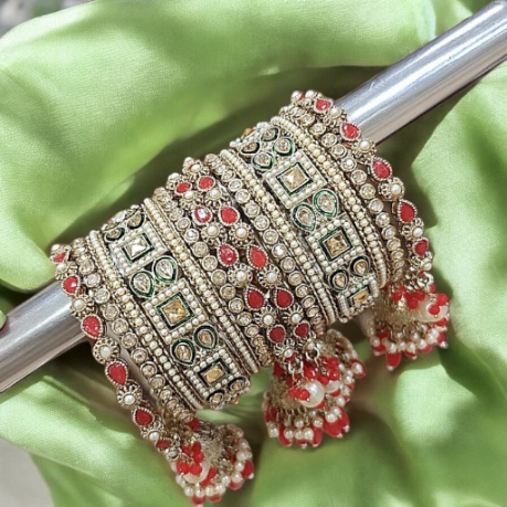 Vaahini Red Bangles Set