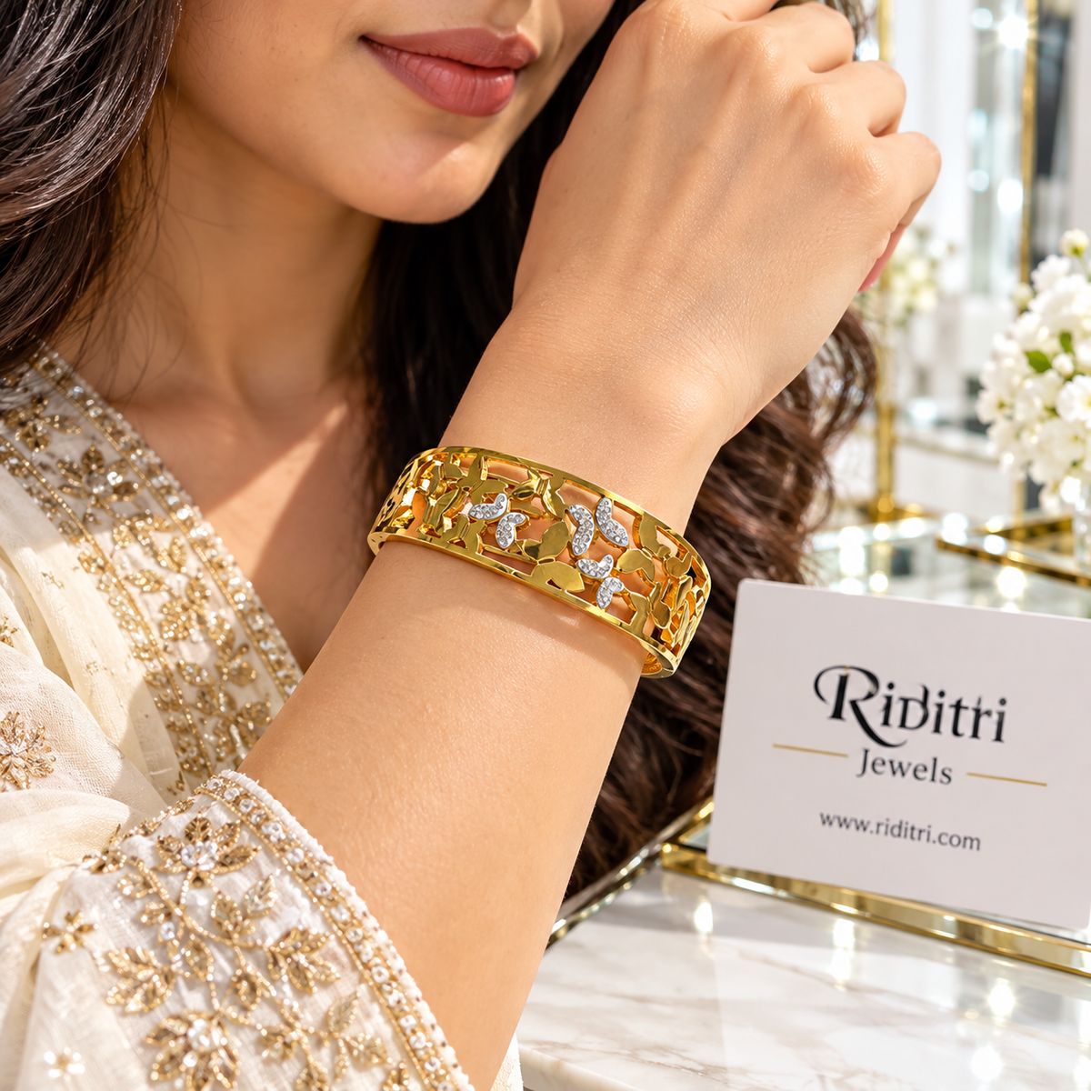 Aura Flutter butterfly bracelet in waterproof gold-toned stainless steel