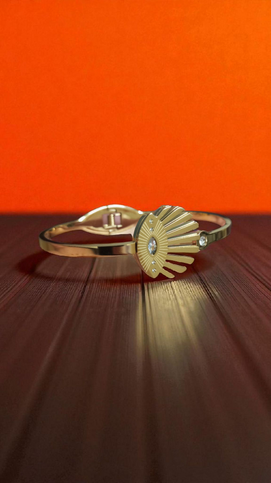 Anti Tarnish Lefy Bracelet