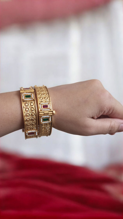 Antique Gold Tarasi Bangles